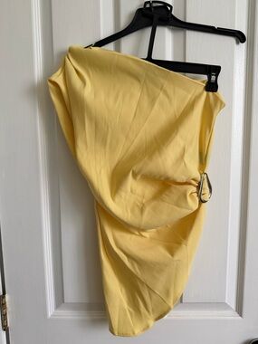 Zara Yellow Asymmetric Women's One Shoulder Top